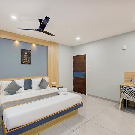 Hotel Park Lane Yelahanka Bangalore Esterno foto