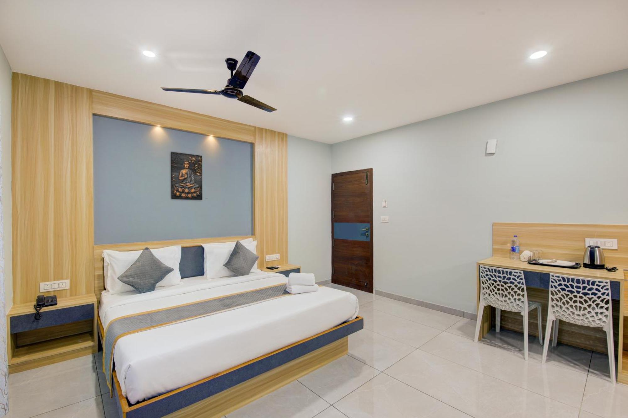 Hotel Park Lane Yelahanka Bangalore Esterno foto