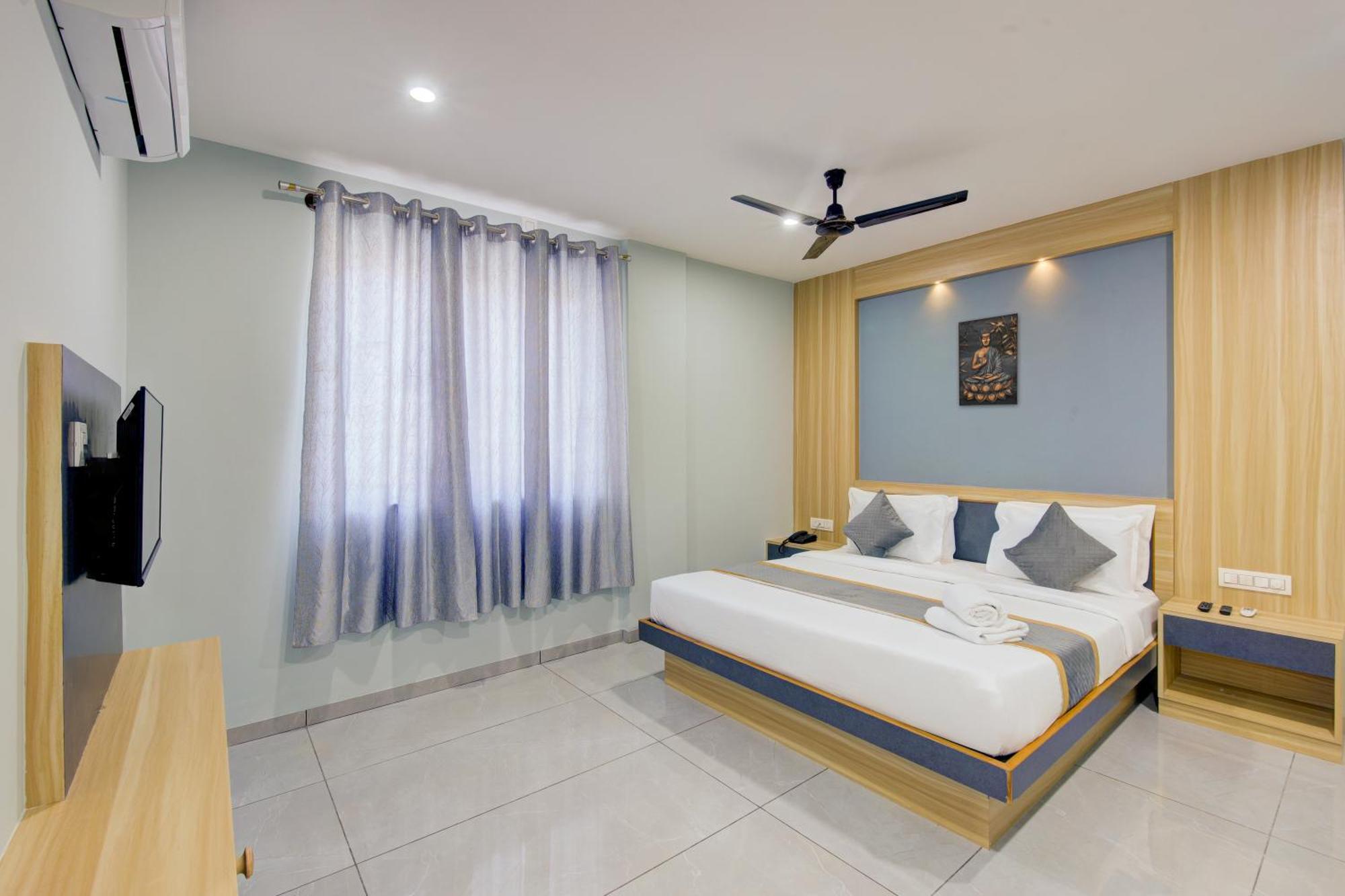 Hotel Park Lane Yelahanka Bangalore Esterno foto