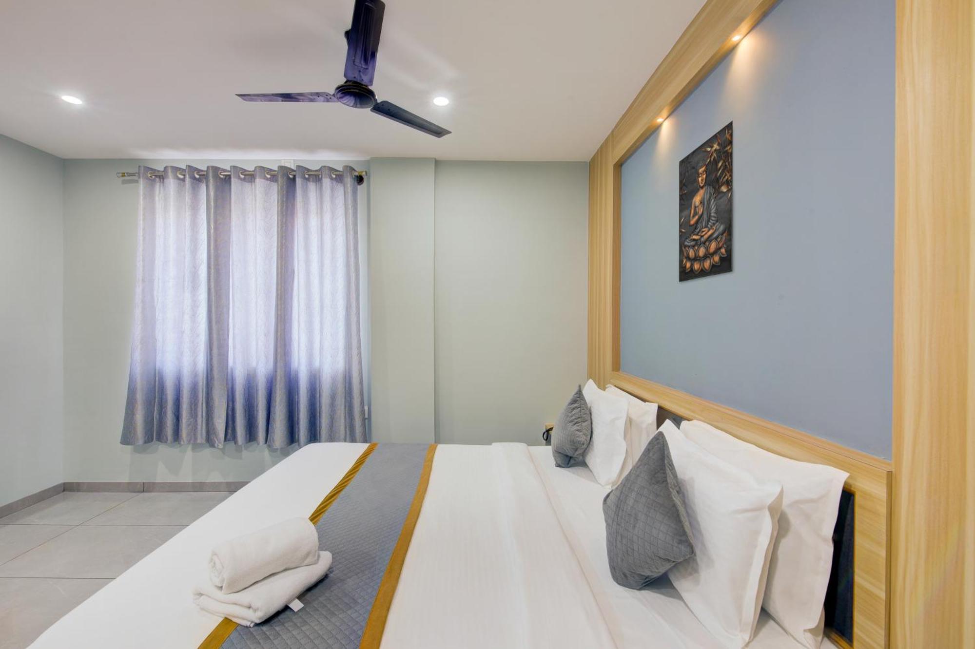 Hotel Park Lane Yelahanka Bangalore Esterno foto