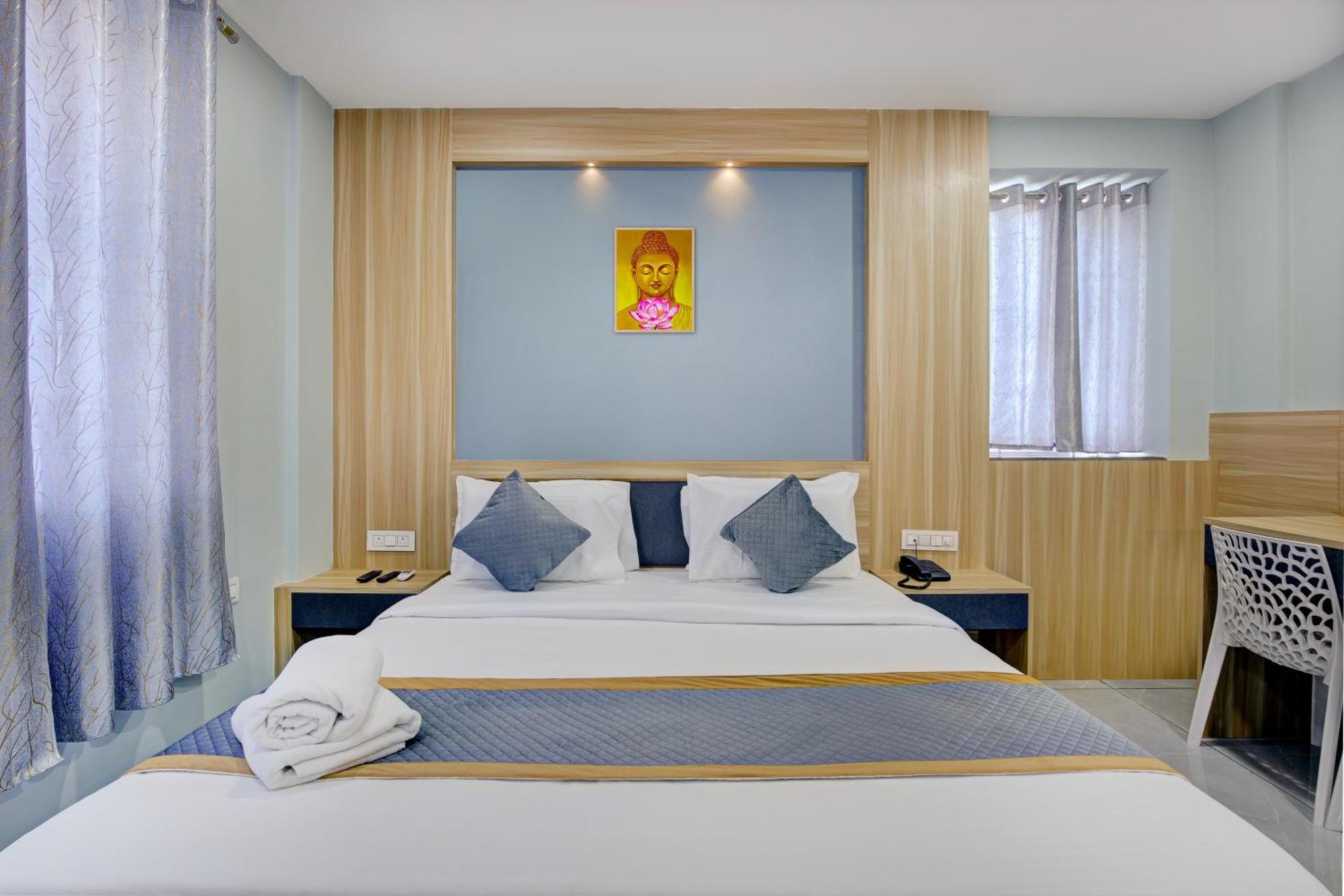 Hotel Park Lane Yelahanka Bangalore Esterno foto