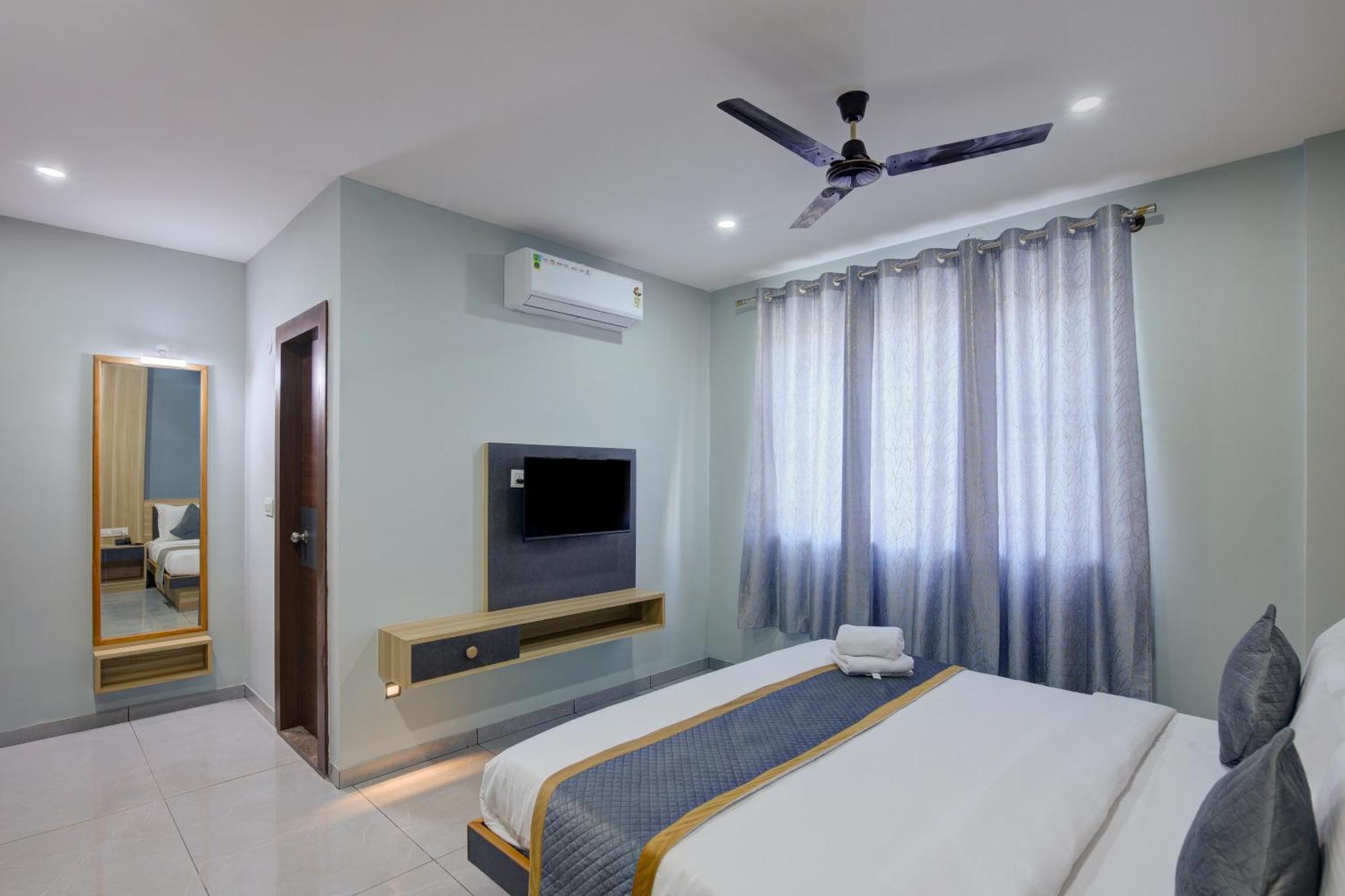 Hotel Park Lane Yelahanka Bangalore Esterno foto