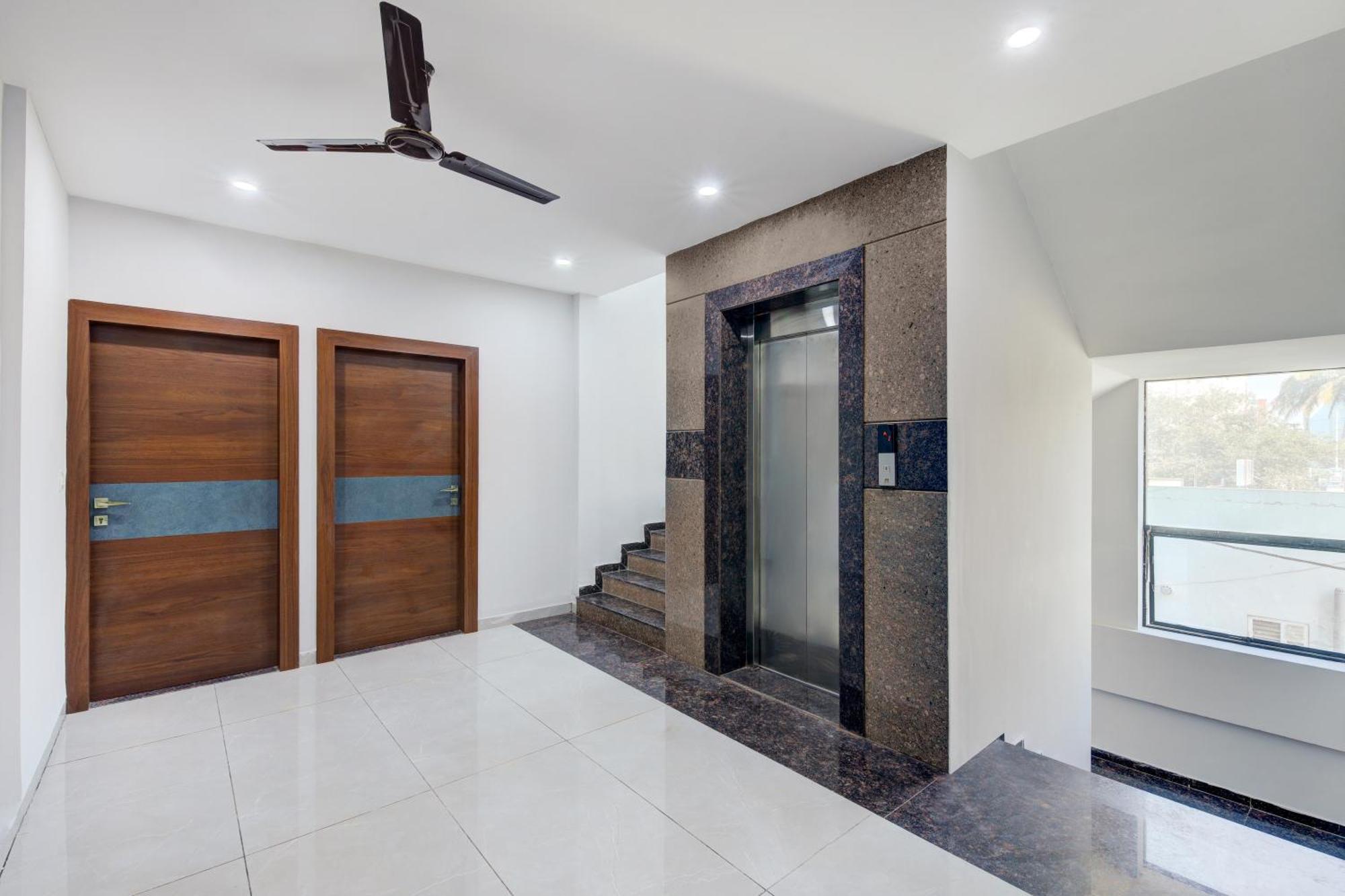 Hotel Park Lane Yelahanka Bangalore Esterno foto